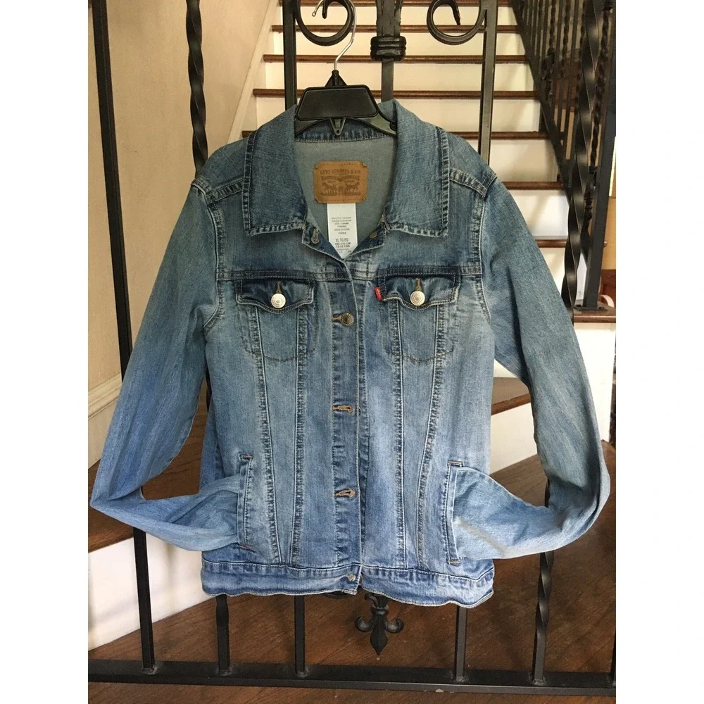 Girl's Size XL Denim Levi Strauss Jean Jacket Fits 13-15 Years  Button Up Blue